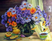 Букет полевых цветов, лимон и чай